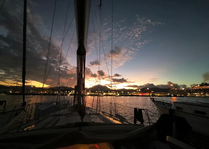 Gloria Sailing