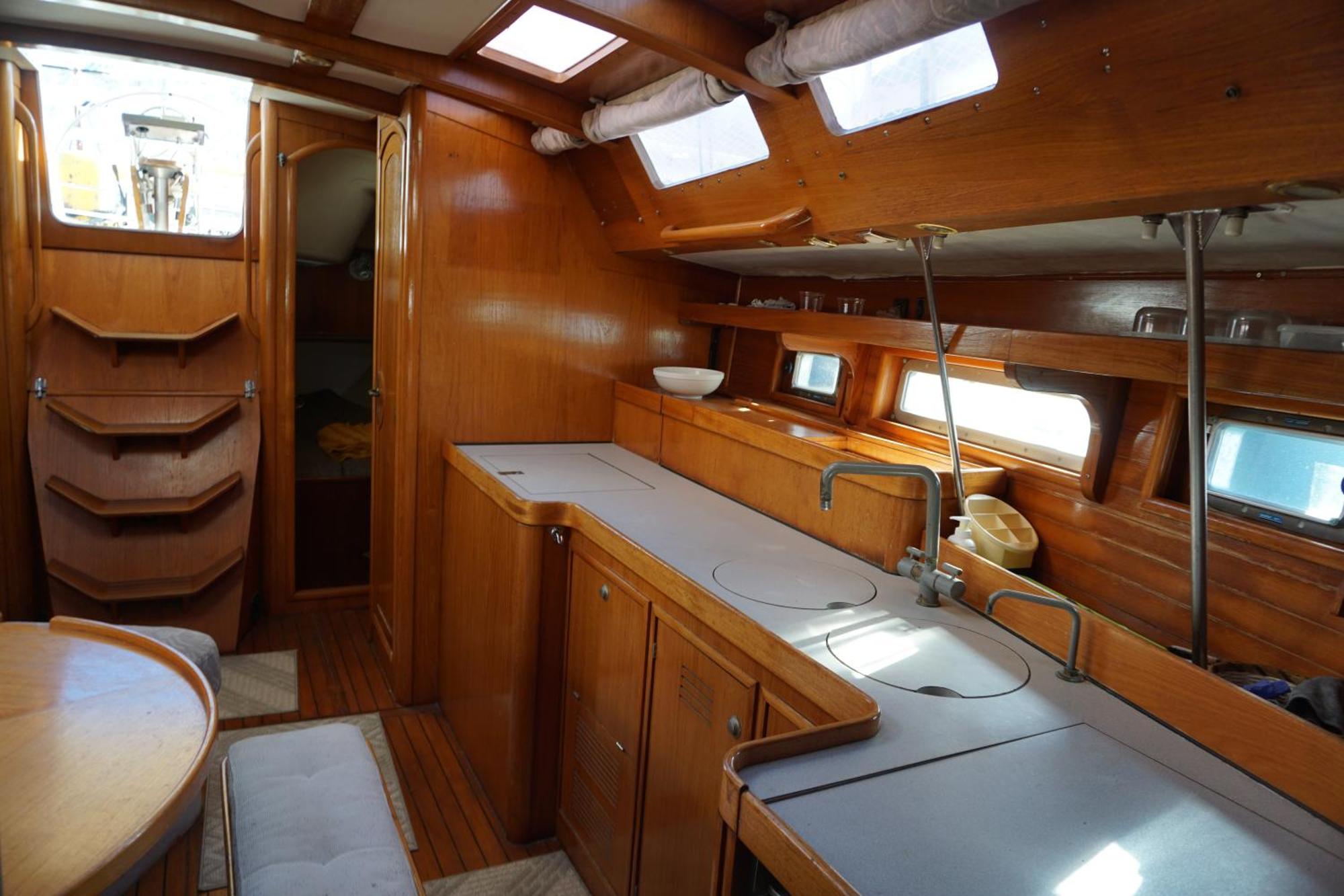 Gloria Sailing Bateau-hôtel *
