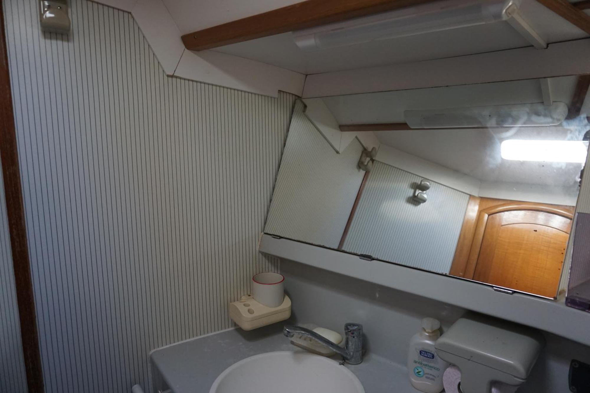 Gloria Sailing Bateau-hôtel *